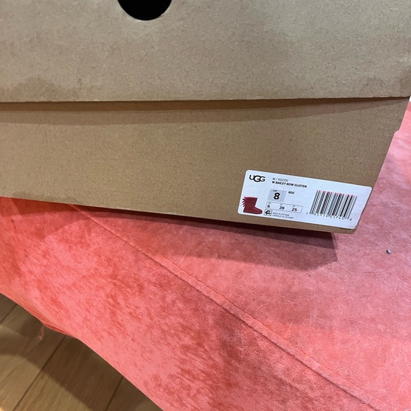 UGG Pink Boots never worn - Picture 4 of 4